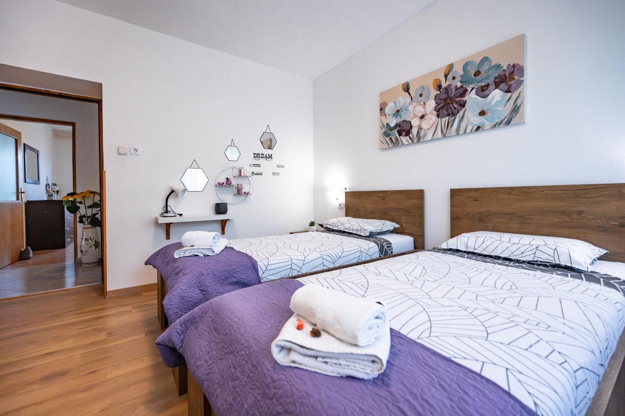 E-M Apartments With Private Pool Vinkuran Exterior foto