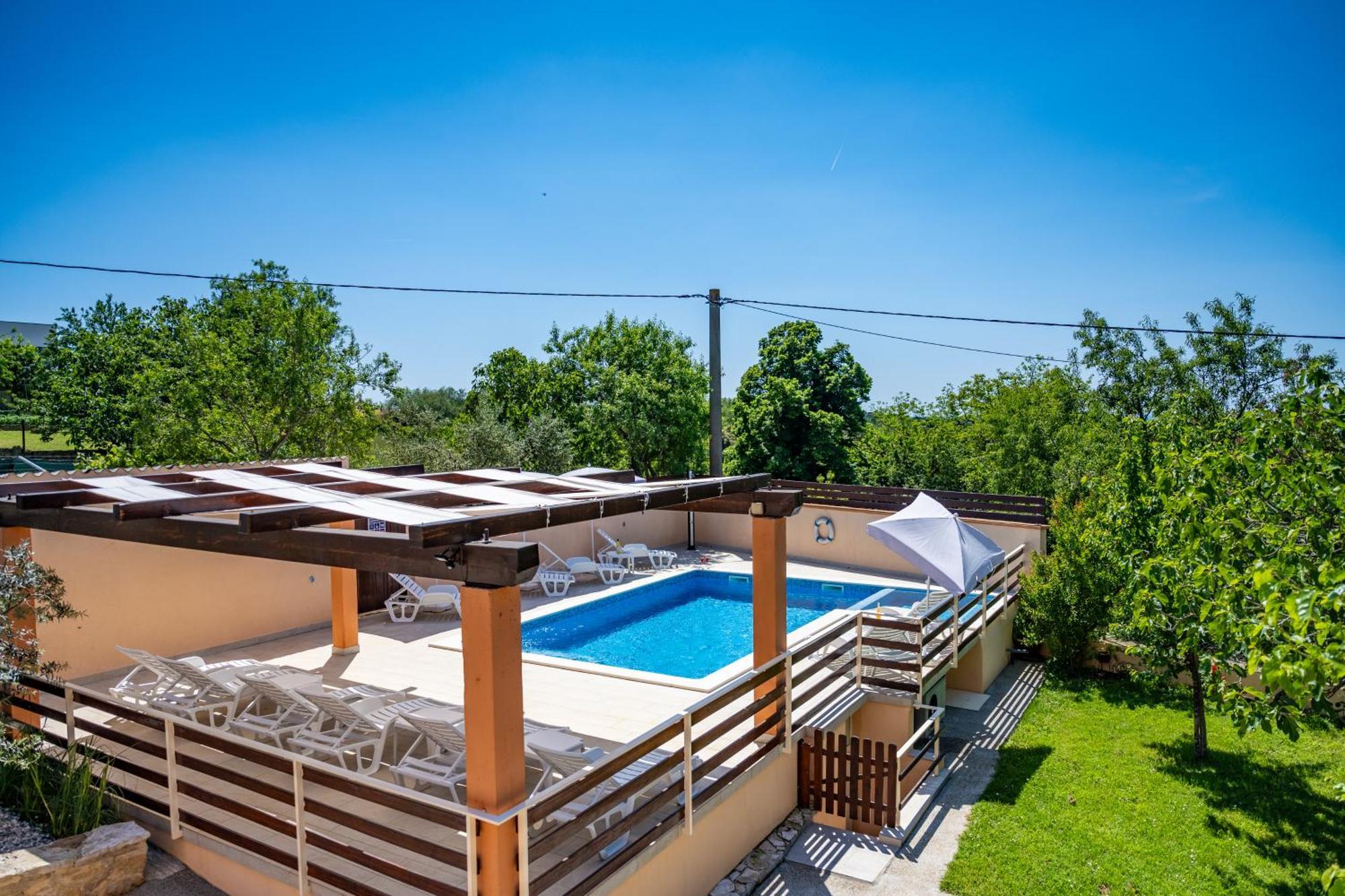 E-M Apartments With Private Pool Vinkuran Exterior foto