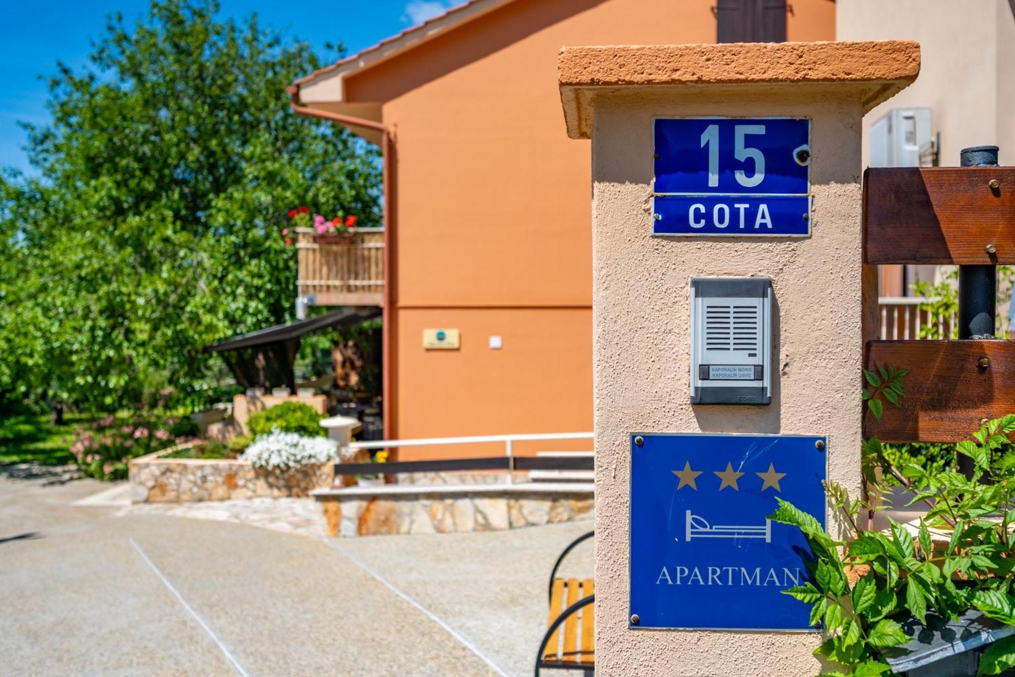 E-M Apartments With Private Pool Vinkuran Exterior foto